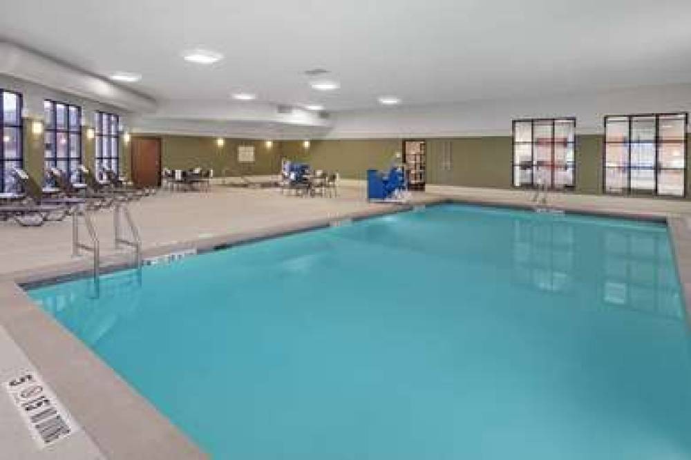 HAMPTON INN ANDAMP; SUITES MUNSTER 7