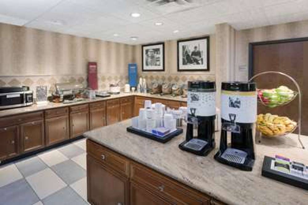 HAMPTON INN ANDAMP; SUITES MUNSTER 8