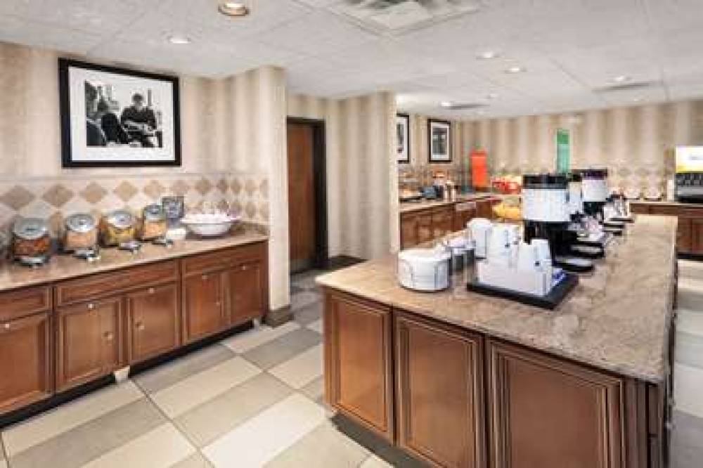 HAMPTON INN ANDAMP; SUITES MUNSTER 9
