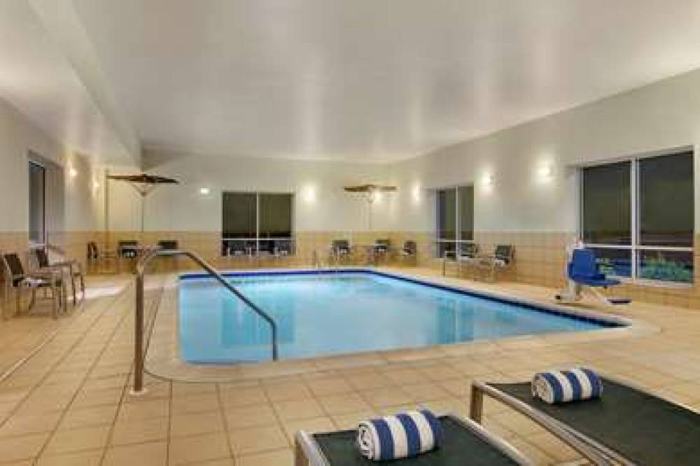 HAMPTON INN ANDAMP; SUITES PARKERSB 8