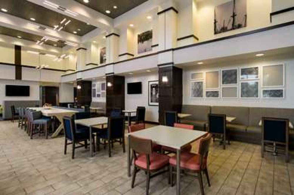 HAMPTON INN ANDAMP; SUITES WILMINGT 6