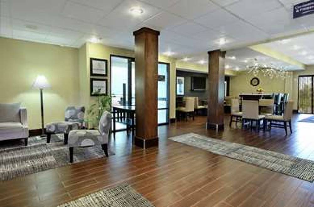 Hampton Inn Ashtabula 8