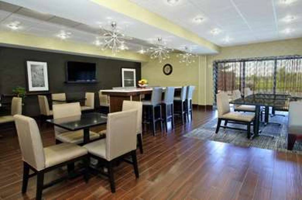 Hampton Inn Ashtabula 9