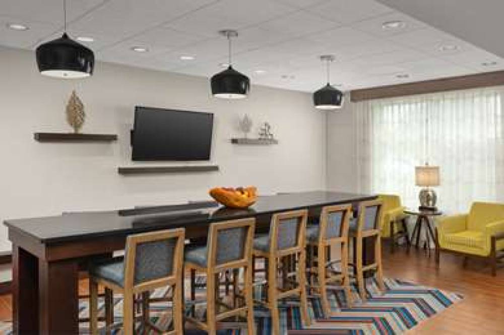 Hampton Inn Augusta 3