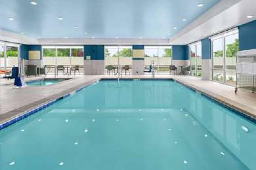 HAMPTON INN BELLINGHAM AIRPORT 7