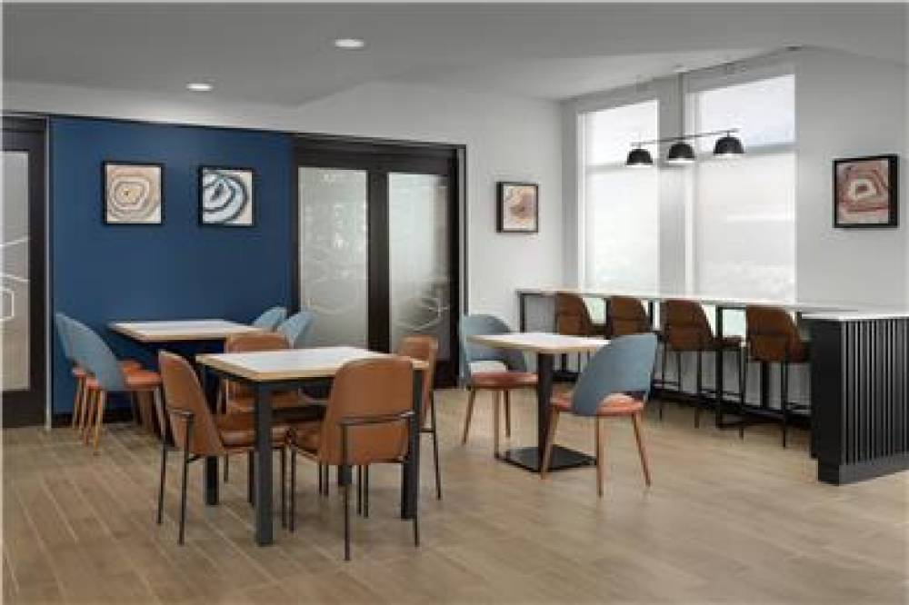 Hampton Inn Butte 6