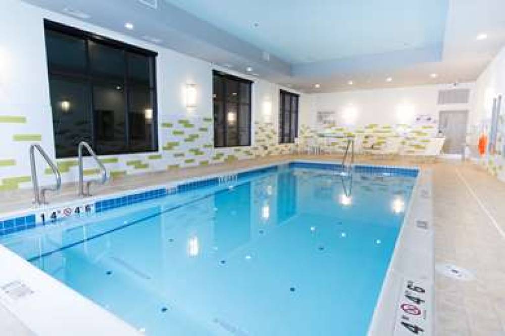 Hampton Inn By Hilton Lloydminster 9