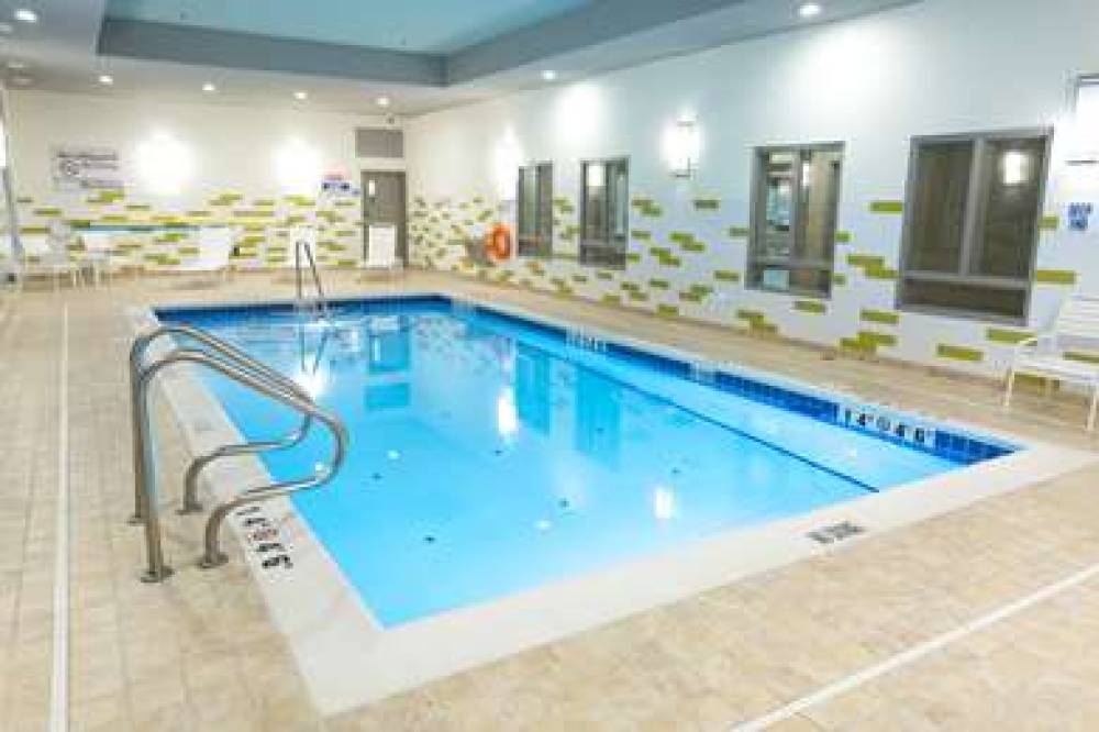 Hampton Inn By Hilton Lloydminster 10