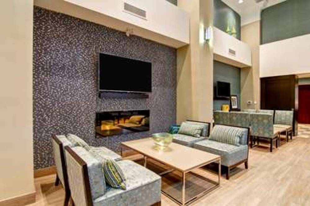 Hampton Inn By Hilton London 4