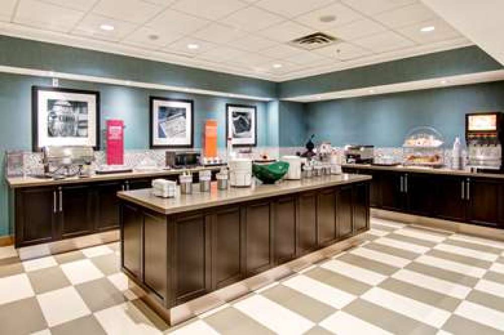 Hampton Inn By Hilton London 10