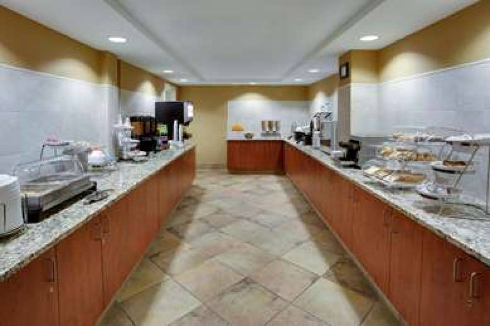 HAMPTON INN BY HILTON MANCHESTER 8