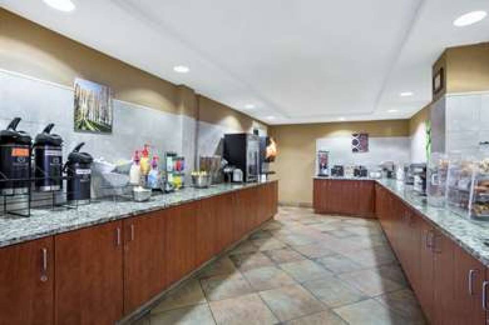 HAMPTON INN BY HILTON MANCHESTER 7