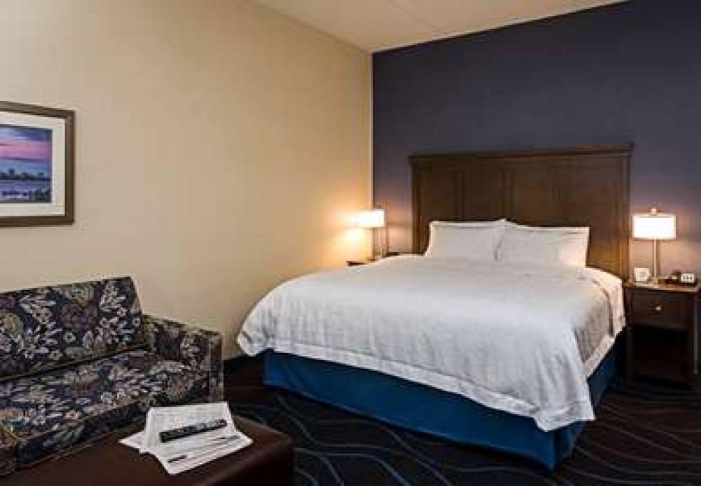HAMPTON INN BY HILTON OTTAWA AIRPOR 10