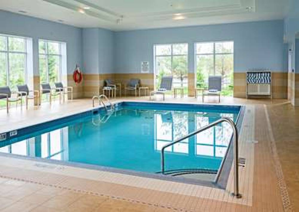HAMPTON INN BY HILTON OTTAWA AIRPOR 4