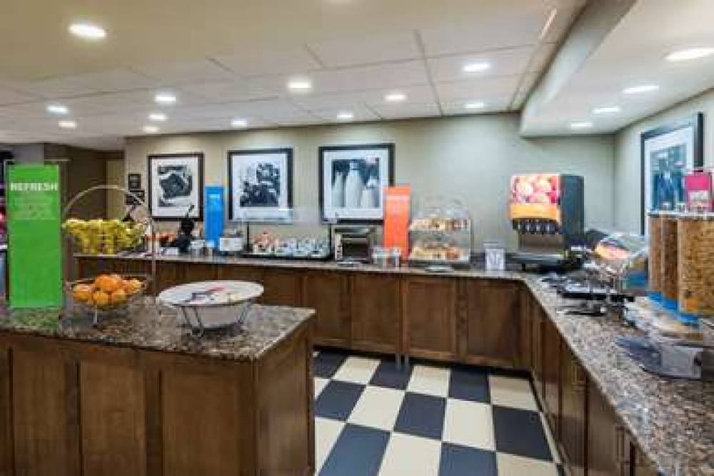 Hampton Inn Charlotte-University Place 8