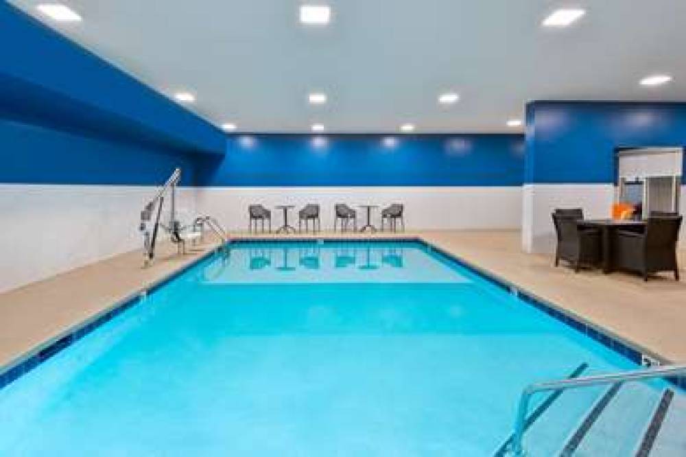 Hampton Inn Charlotte Uptown 6