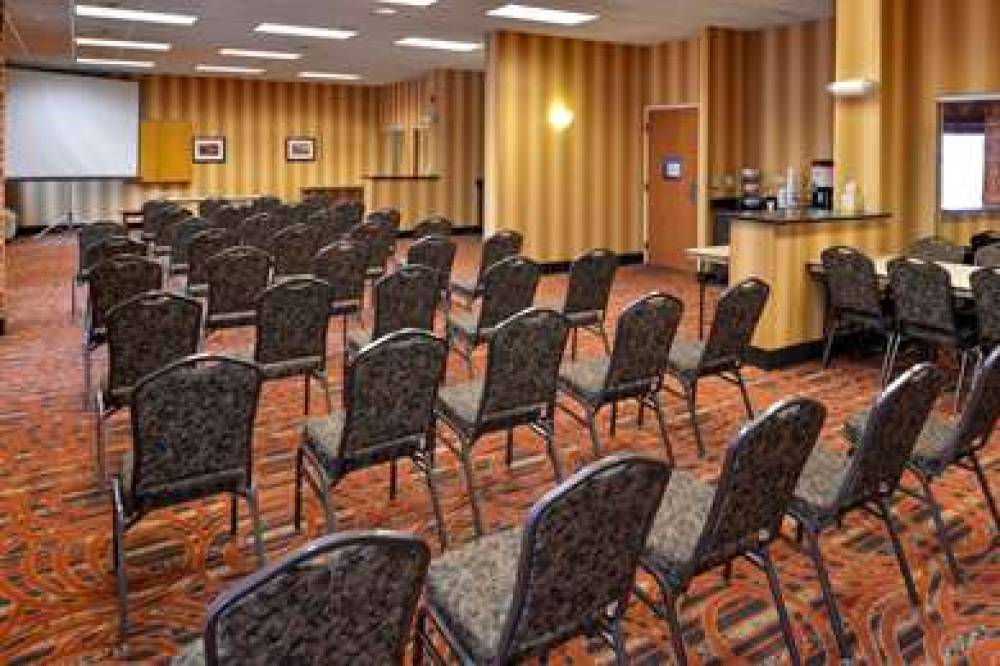 Hampton Inn Chicago Carol Stream 6
