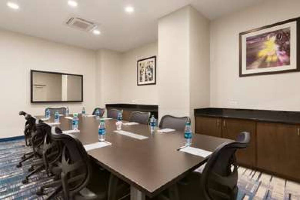 HAMPTON INN-CHICAGO DOWNTOWN/N LOOP 10