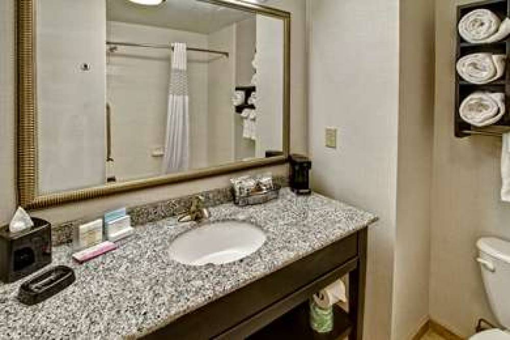 HAMPTON INN CLARKSDALE, MS 10