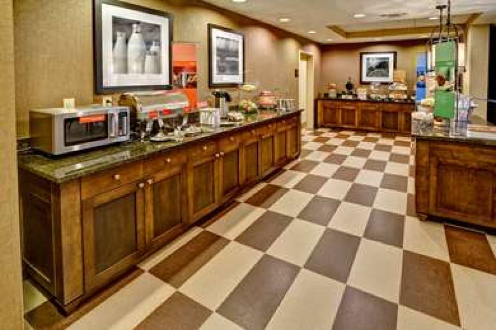 HAMPTON INN CLARKSDALE, MS 8
