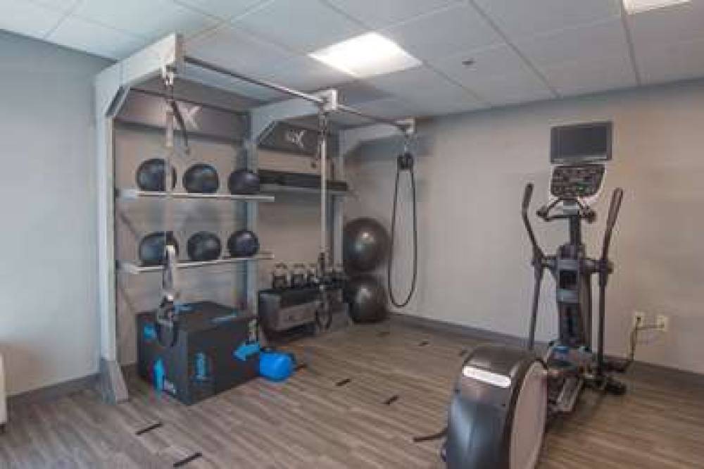 Hampton Inn Cleveland/Medina 8