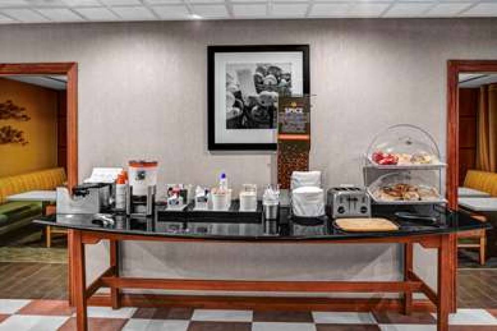 Hampton Inn Coldwater, MI 6