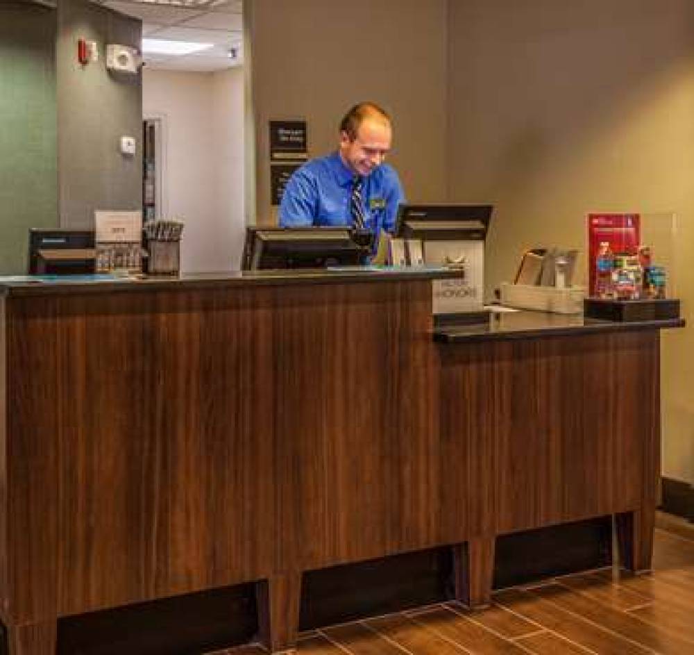 HAMPTON INN COLORADO SPRINGS-AIRPOR 8