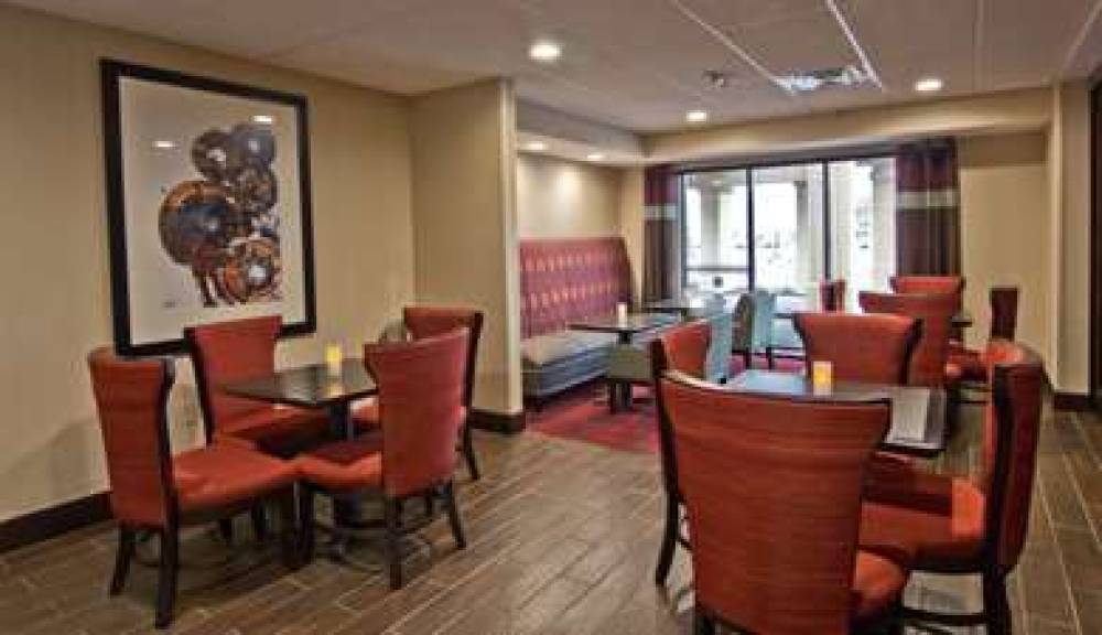 Hampton Inn Columbus South 3