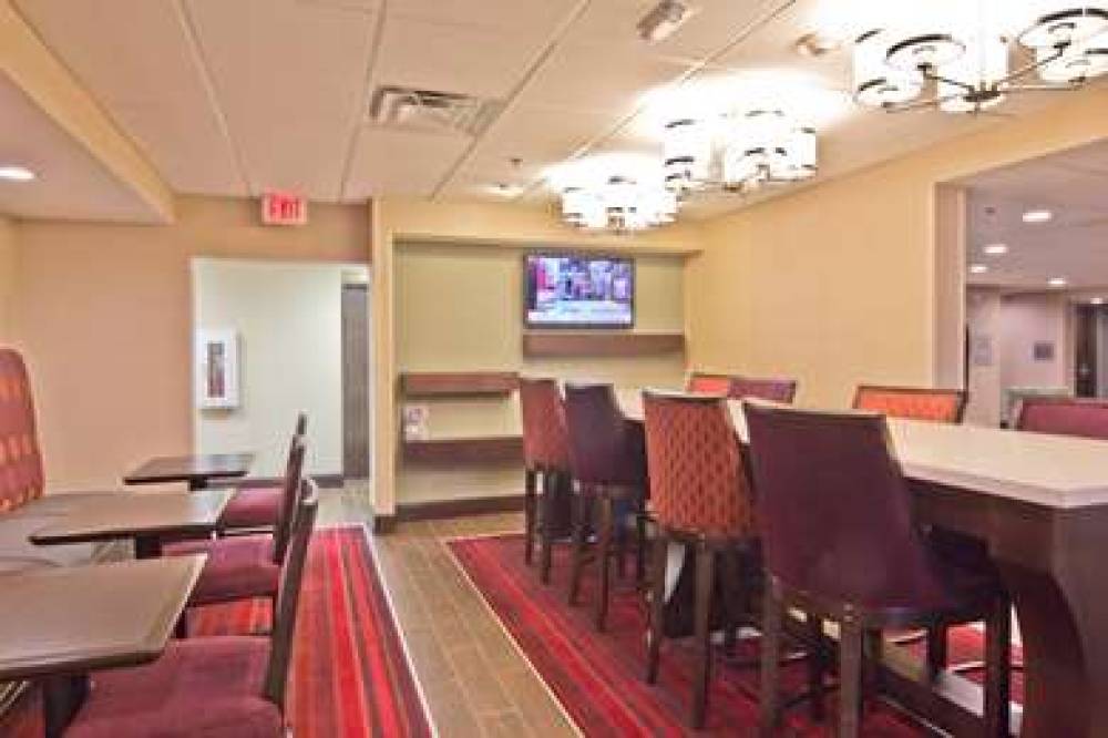 Hampton Inn Columbus South 5