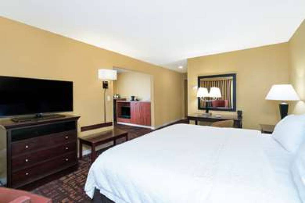 HAMPTON INN CORYDON 9