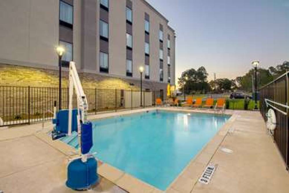 HAMPTON INN CRESTIVEW SOUTH I-10 7