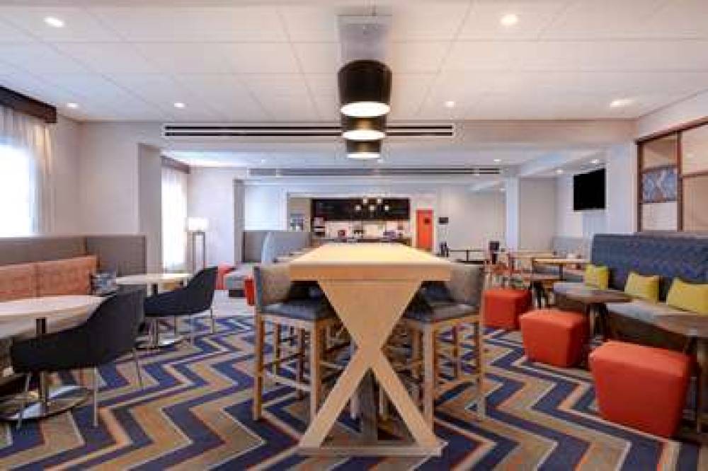 HAMPTON INN CROWN POINT INDIANA 7