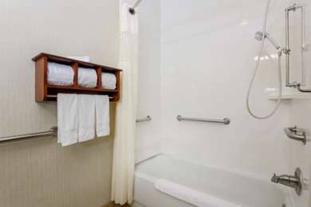 Hampton Inn Dayton/Fairborn 2