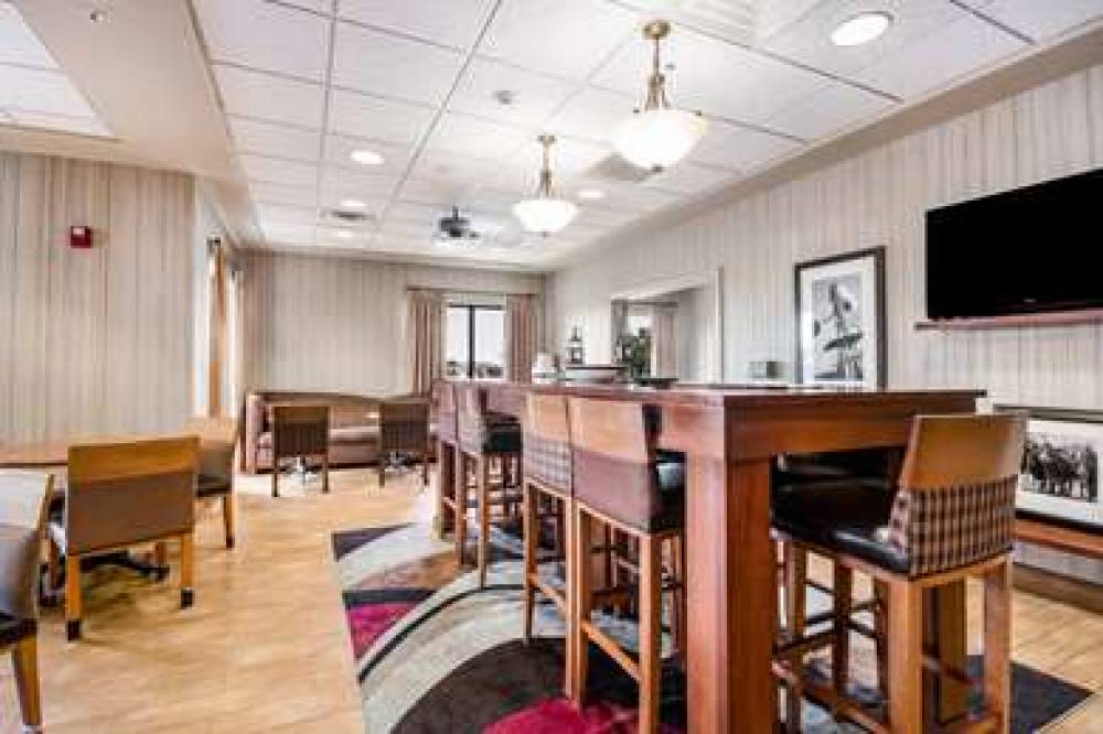 Hampton Inn Derby, KS 4