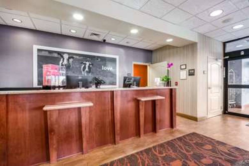 Hampton Inn Derby, KS 5