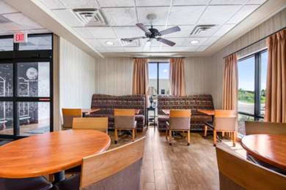Hampton Inn Derby, KS 7