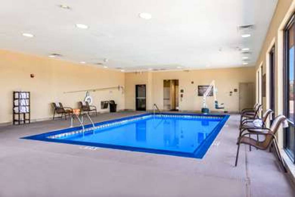 Hampton Inn Derby, KS 10