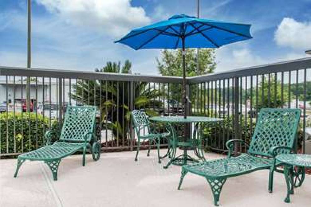 Hampton Inn Douglas 3
