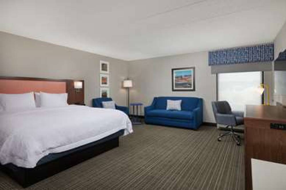 Hampton Inn Fairfax City 3