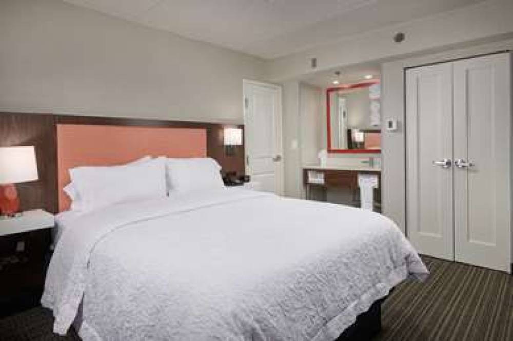 Hampton Inn Fairfax City 5