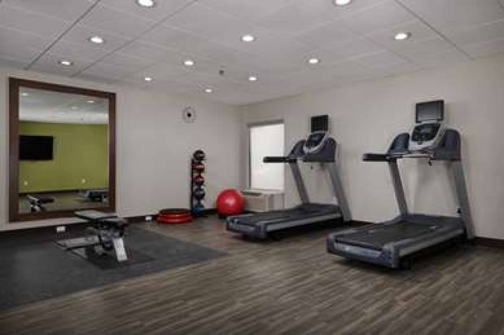 Hampton Inn Fairfax City 8