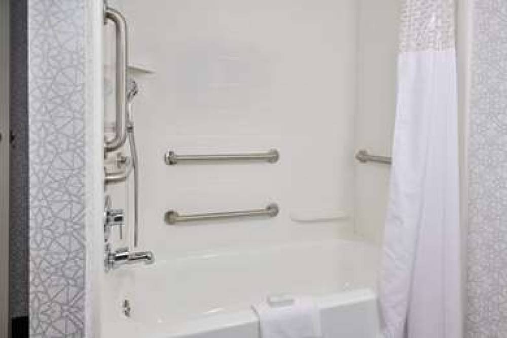Hampton Inn Fairfax City 10