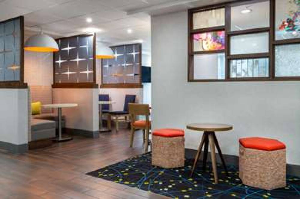 Hampton Inn Ft. Lauderdale Commercial Blvd. 7