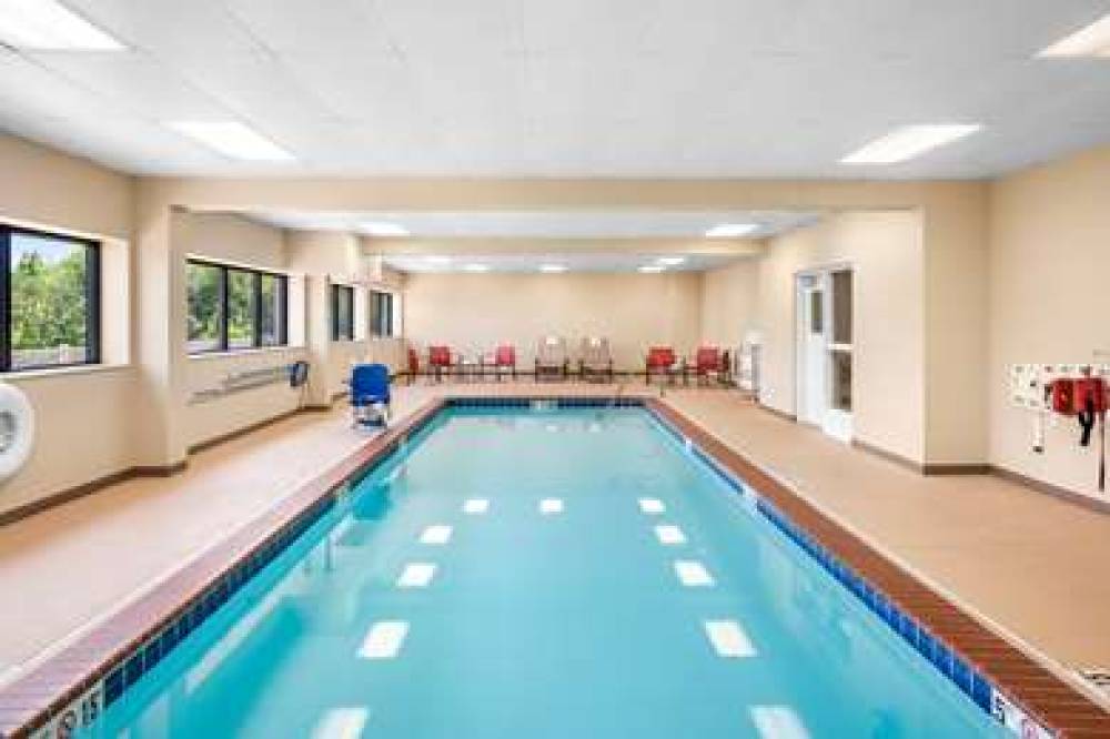 Hampton Inn Grand Rapids North 9