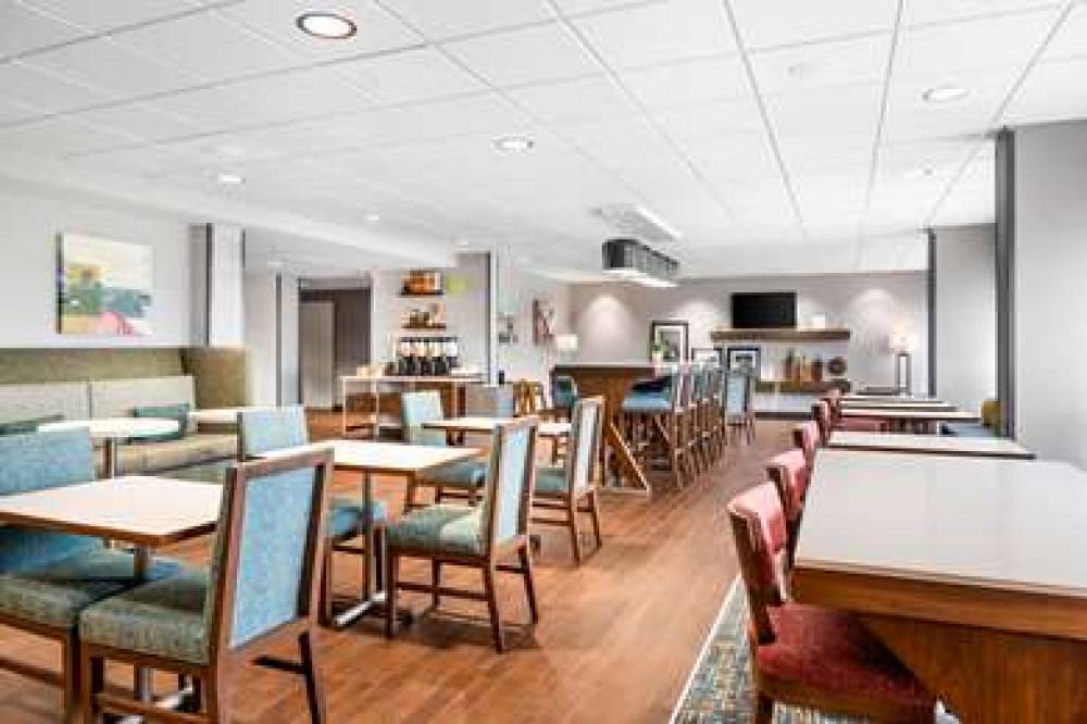 Hampton Inn Grand Rapids North 10