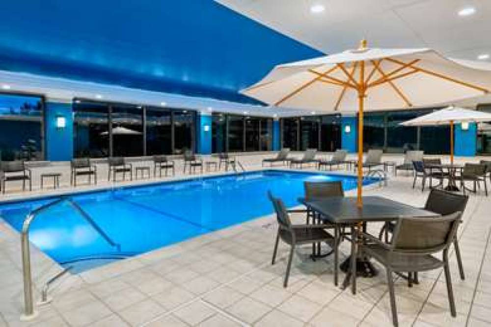 Hampton Inn Hartford Airport 6