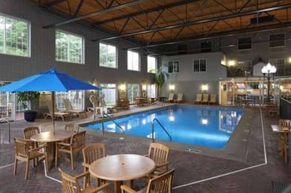 Hampton Inn Holland 8