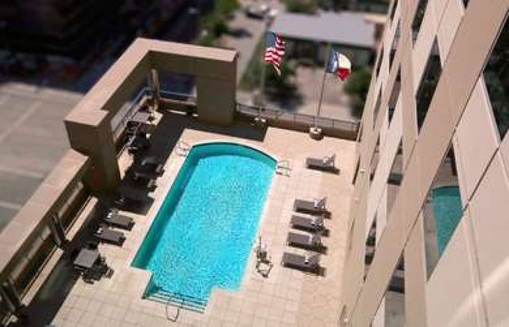 HAMPTON INN HOUSTON DOWNTOWN 4