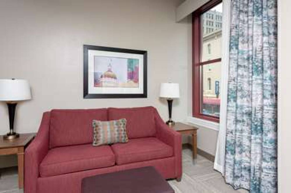 HAMPTON INN INDIANAPOLIS DOWNTOWN A 10