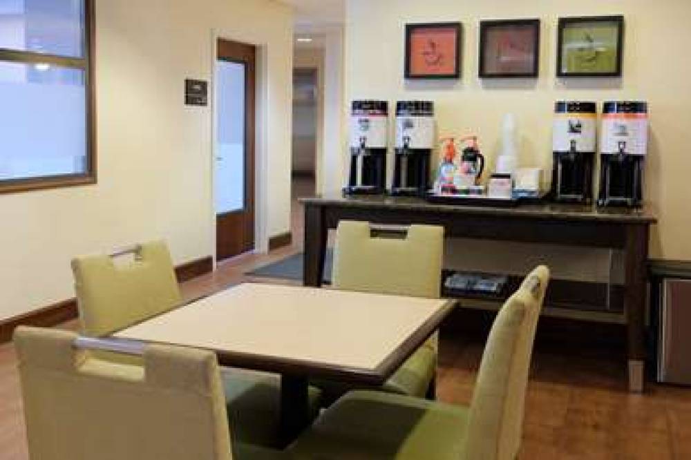 Hampton Inn Lima 10